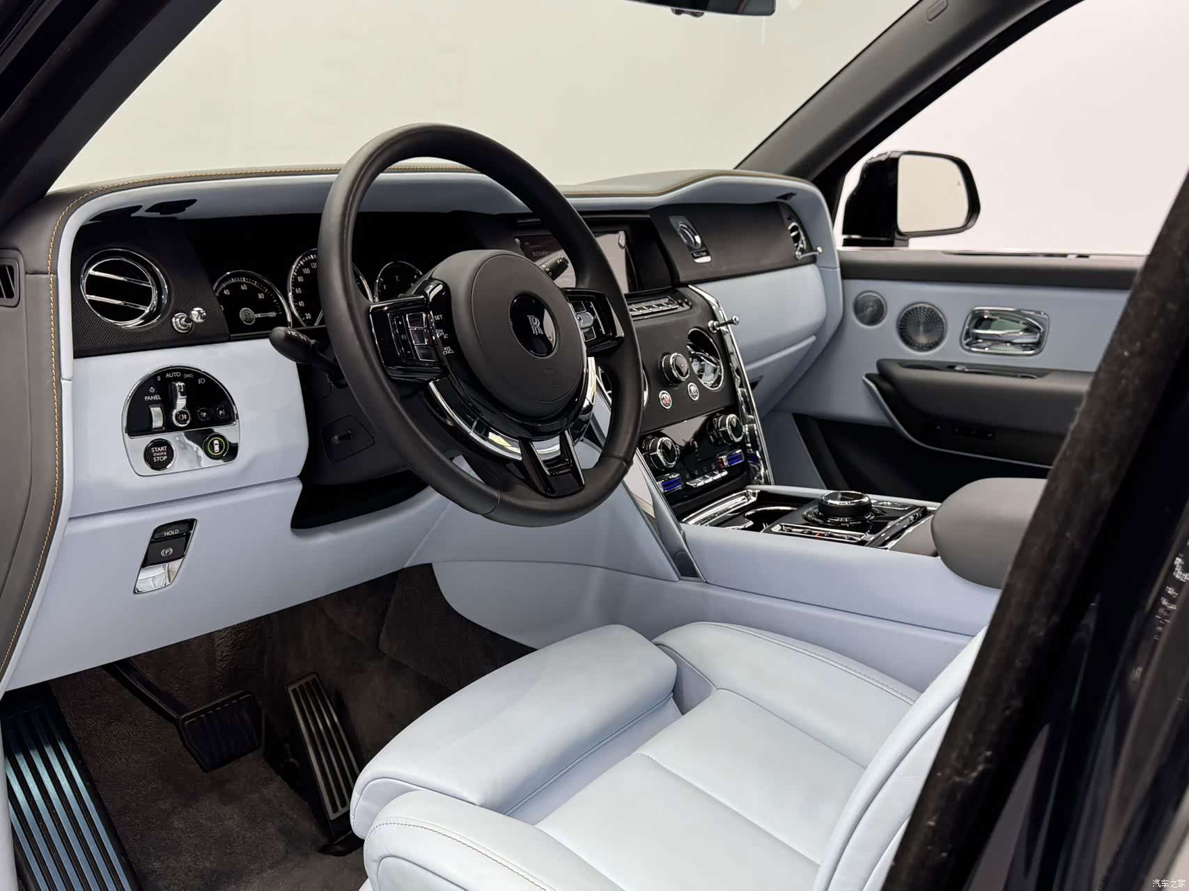 Rolls-Royce Cullinan, 2021 14