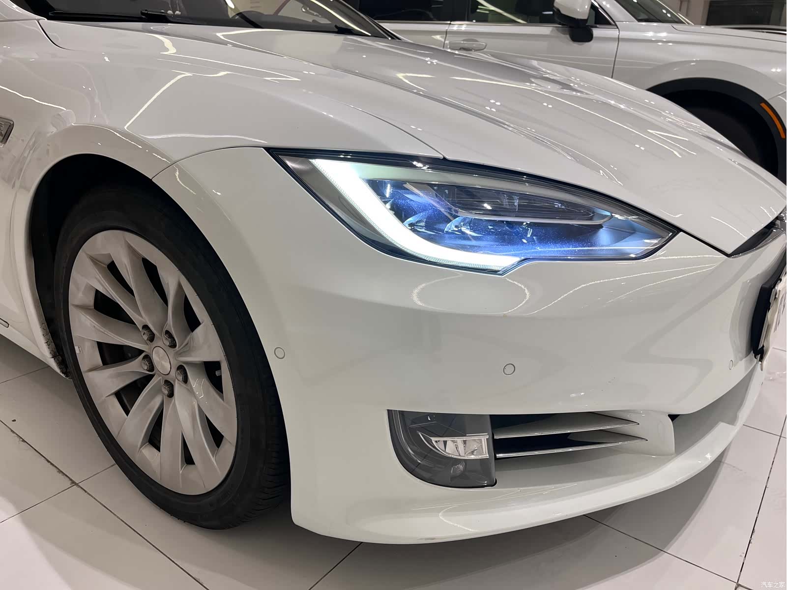 Tesla Model S, 2016 6