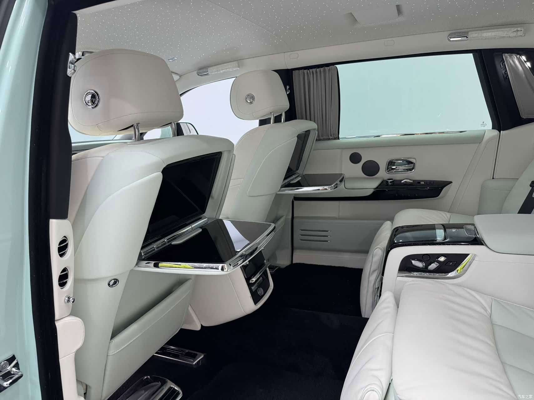 Rolls-Royce Phantom, 2024 17