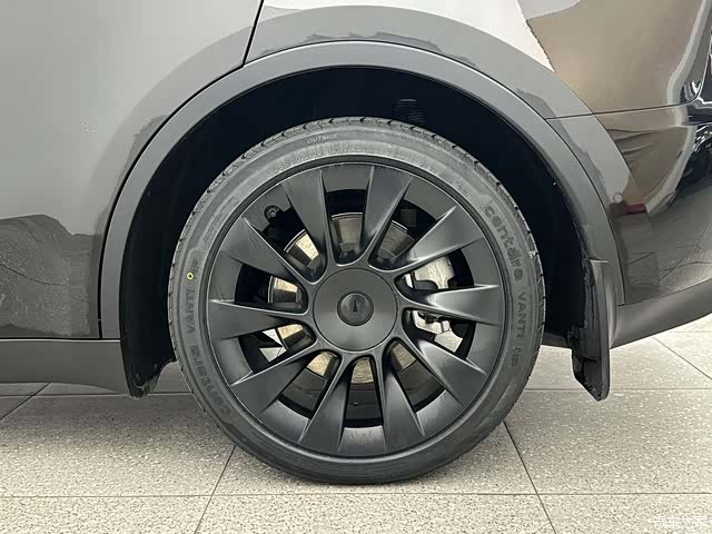 Tesla Model Y, 2022 15