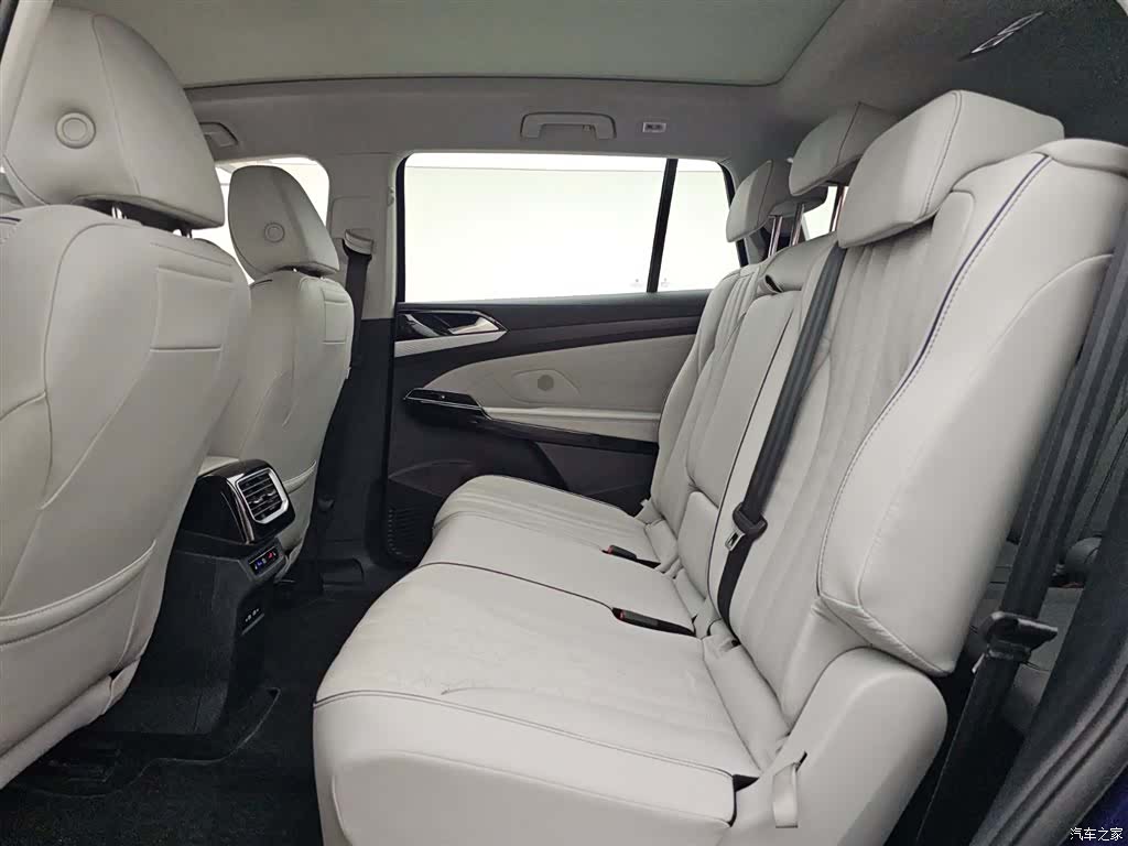 Volkswagen ID.6, 2022 13