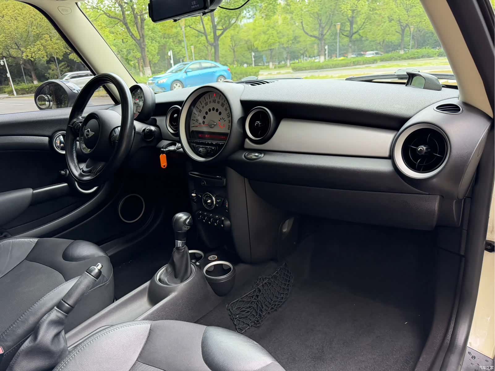 Mini Cooper, 2011 13