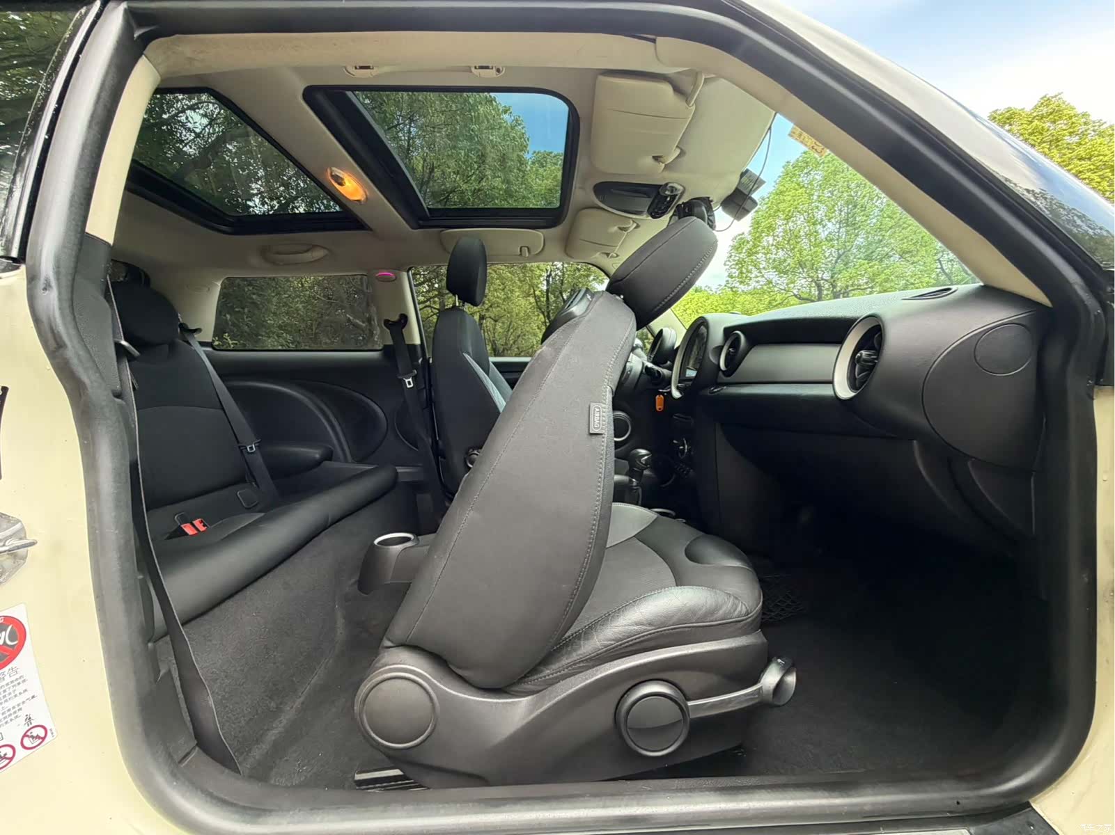 Mini Cooper, 2011 18