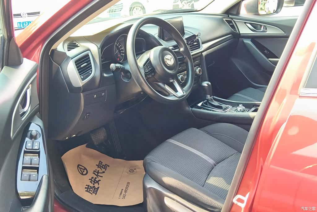 Mazda Mazda3, 2017 9