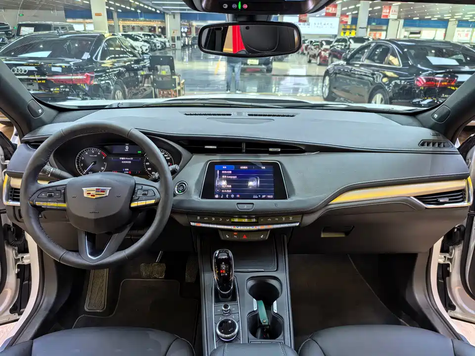 Cadillac XT4