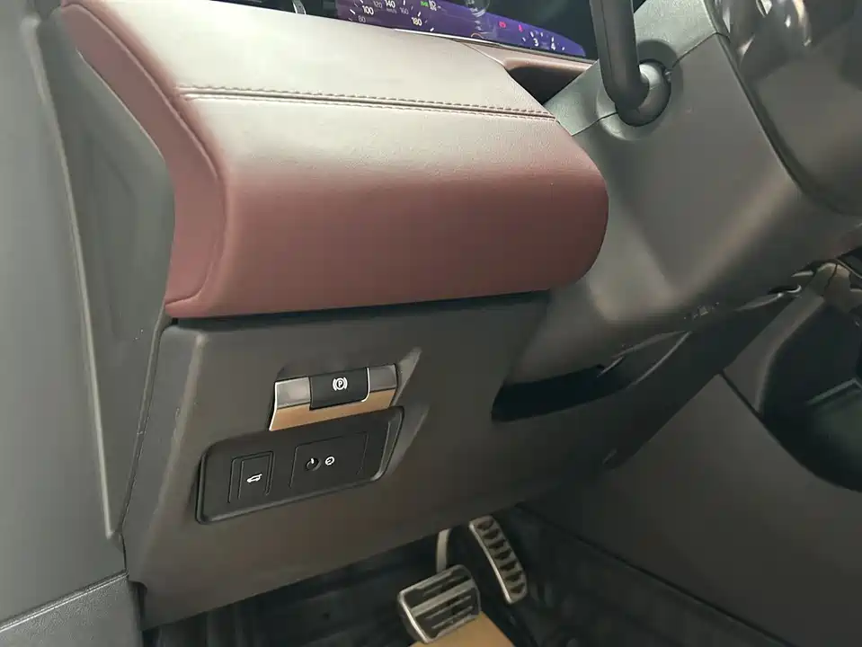 Land Rover Range Rover Aurora