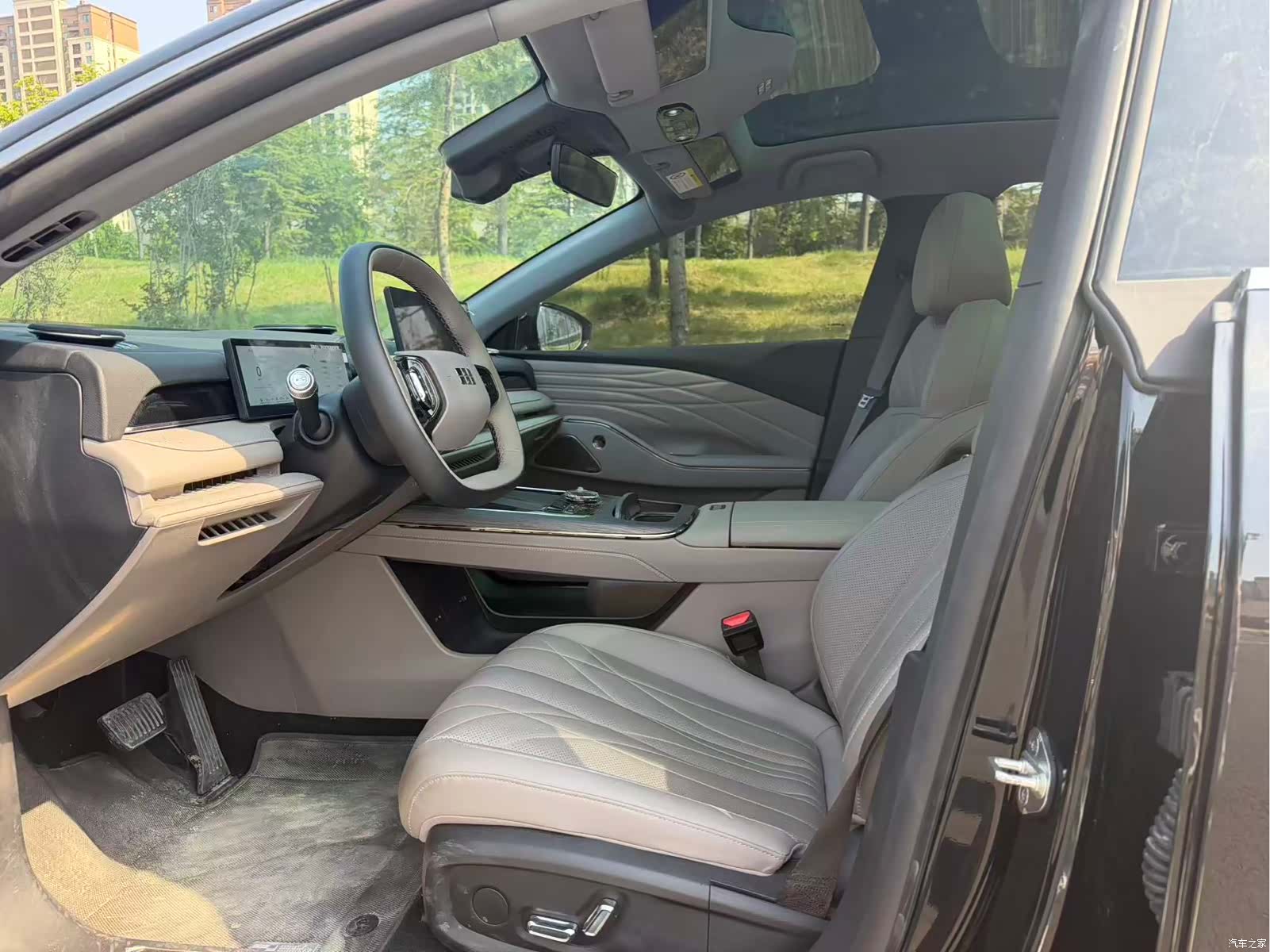 Geely 8, 2025 4