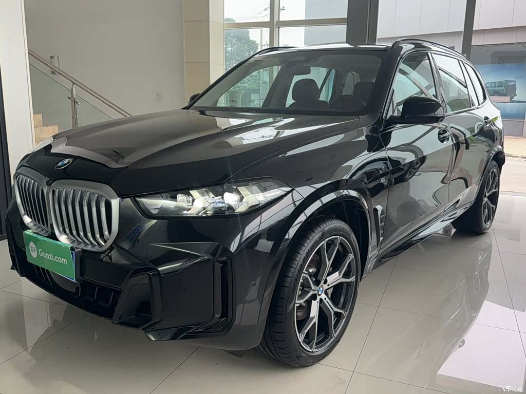 BMW X5, 2025 все фото
