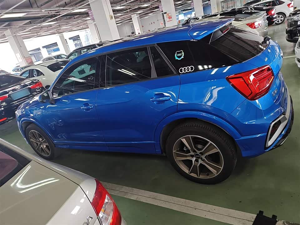 Audi Q2L