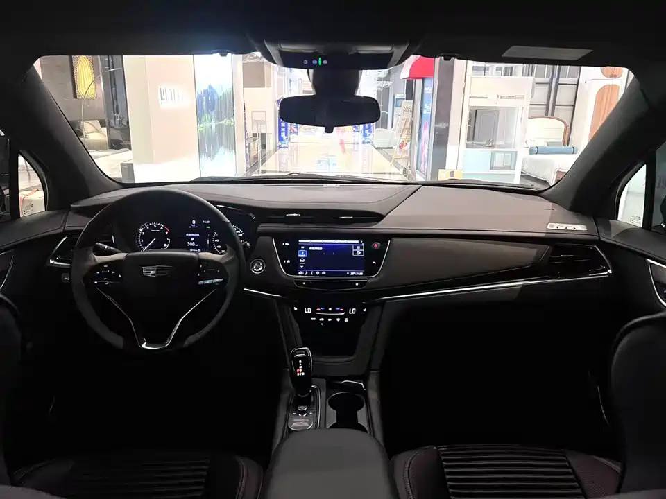 Cadillac XT6