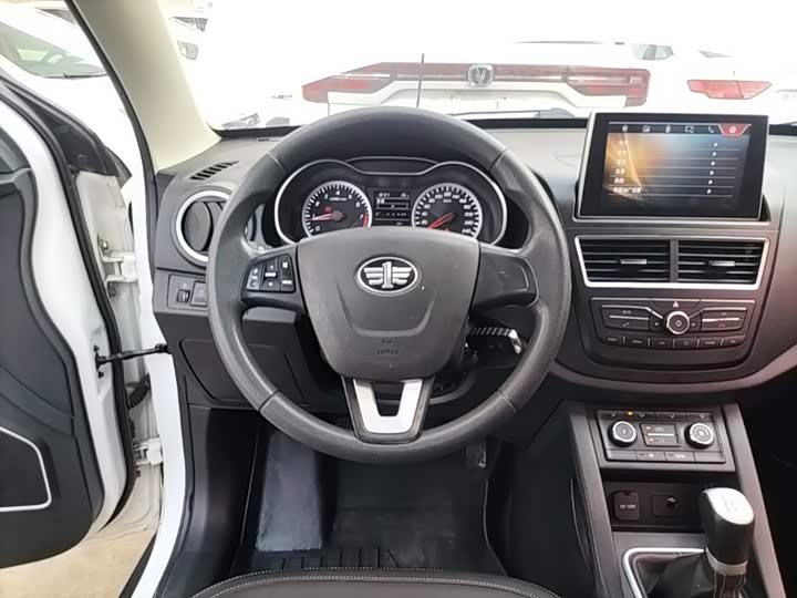 Bestune X40 2017 1.6L МКПП Люкс