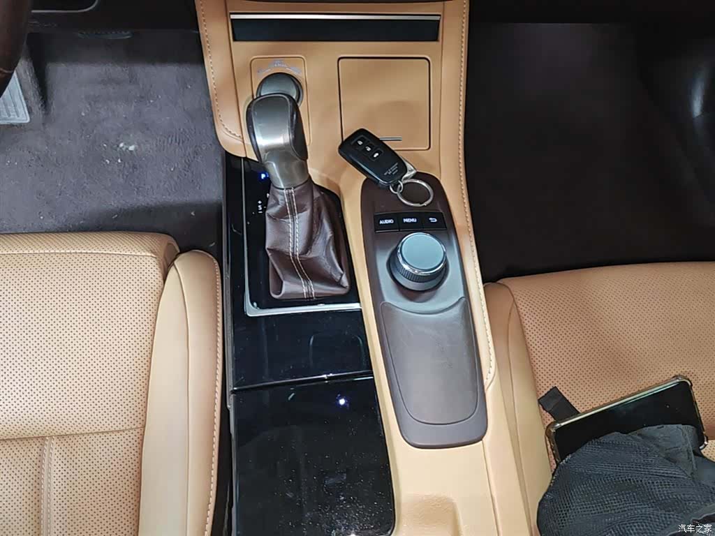 Lexus ES, 2018 14
