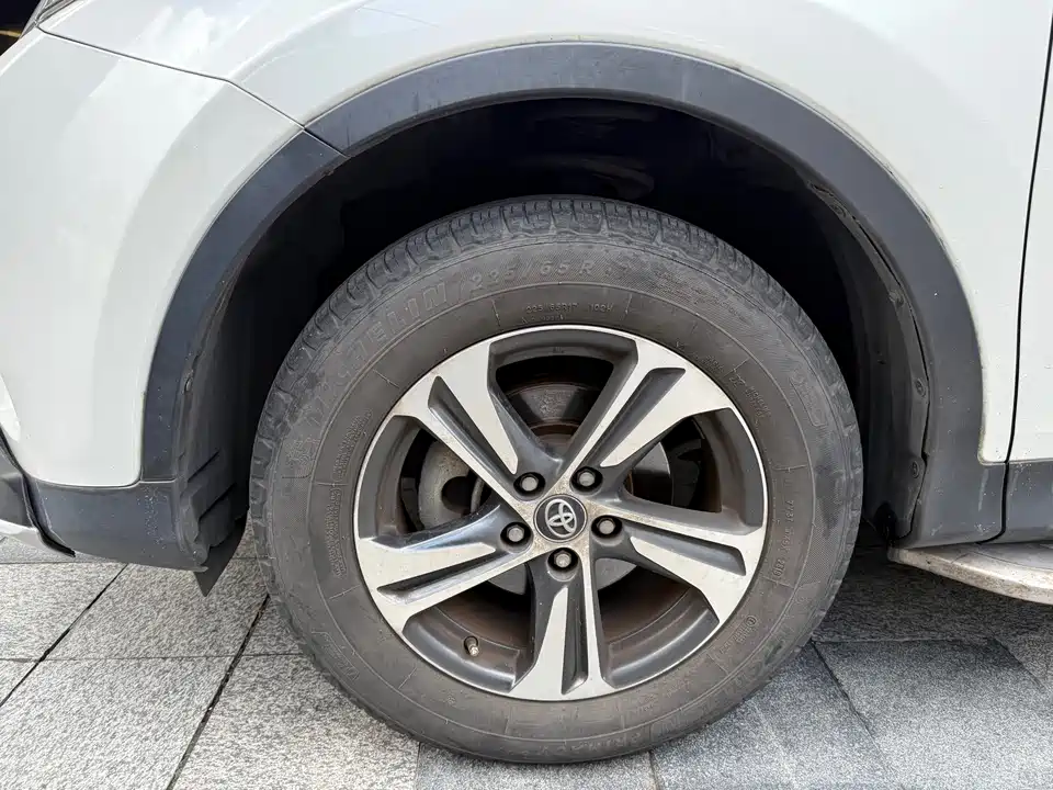 Toyota RAV4 Rongfang