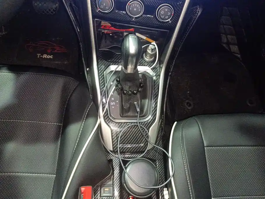 Volkswagen T-ROC exploring Songs