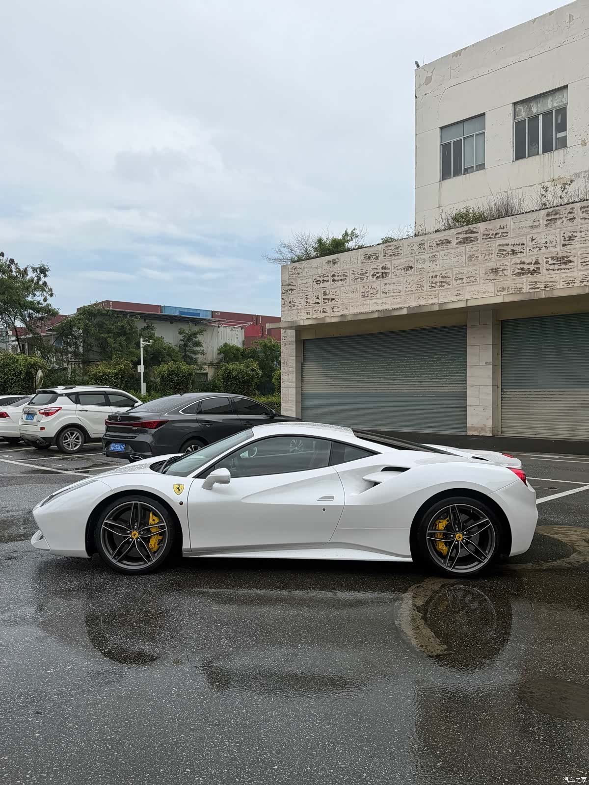 Ferrari 488, 2016 4