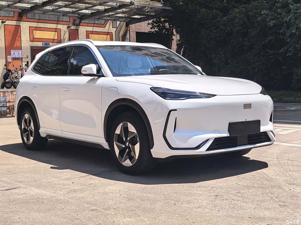 Geely Galaxy E5, 2024 3