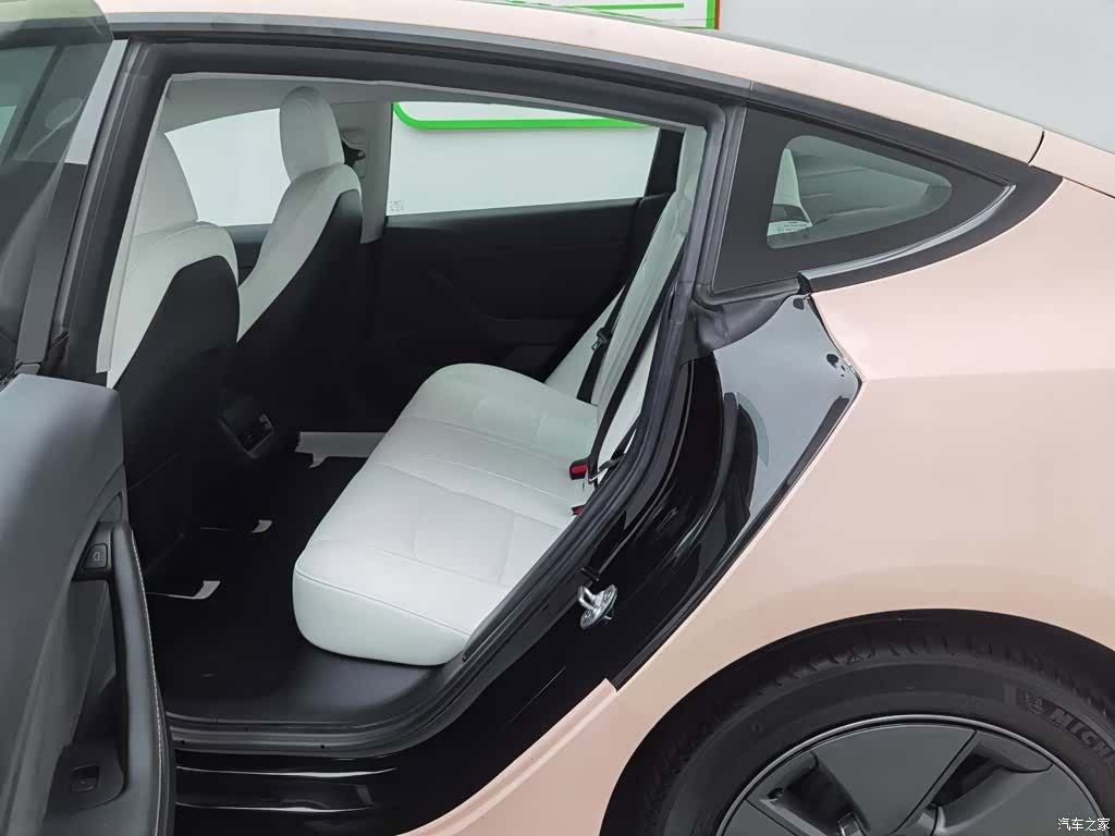 Tesla Model 3, 2023 15
