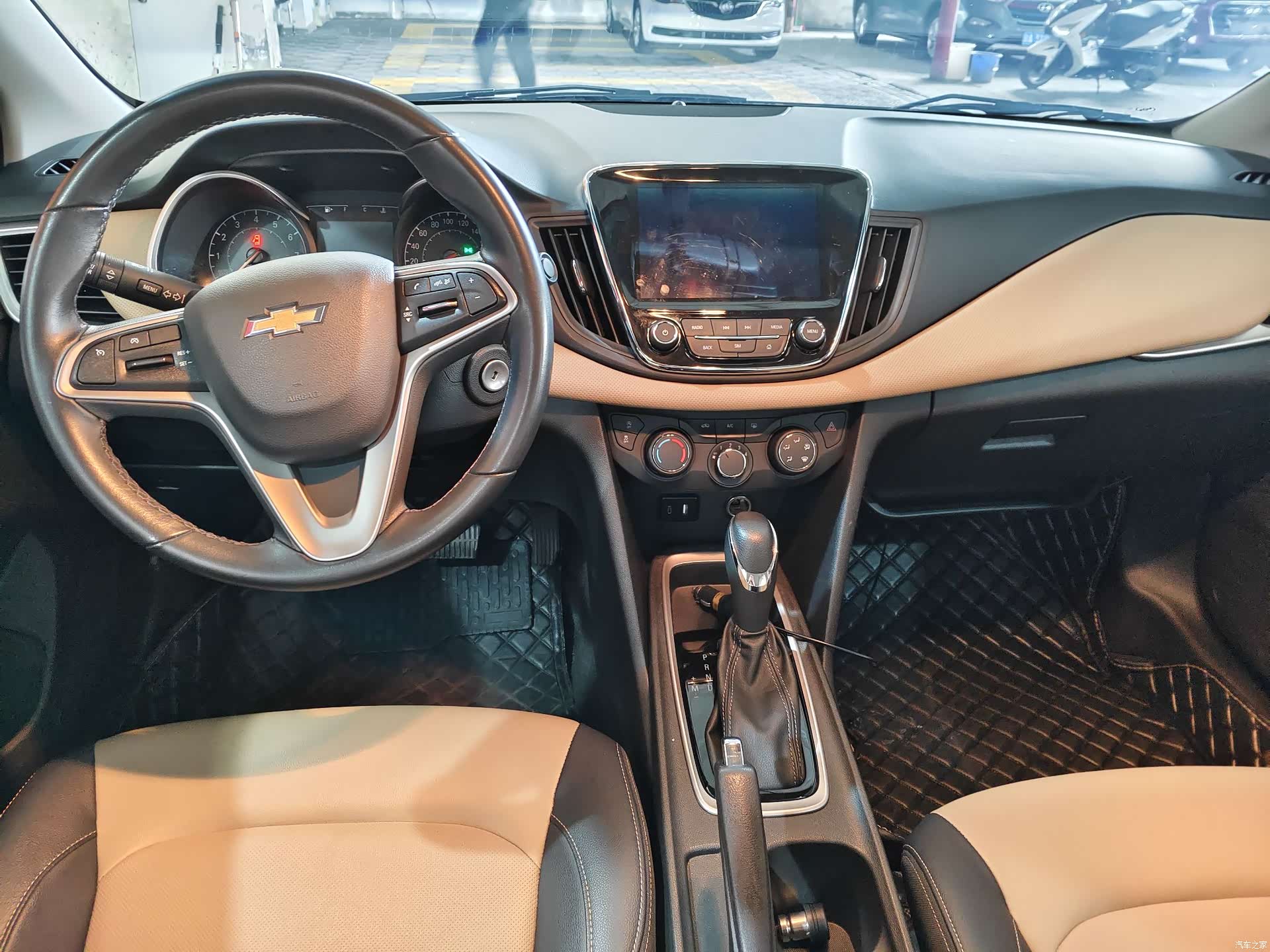 Chevrolet 320, 2022 все фото