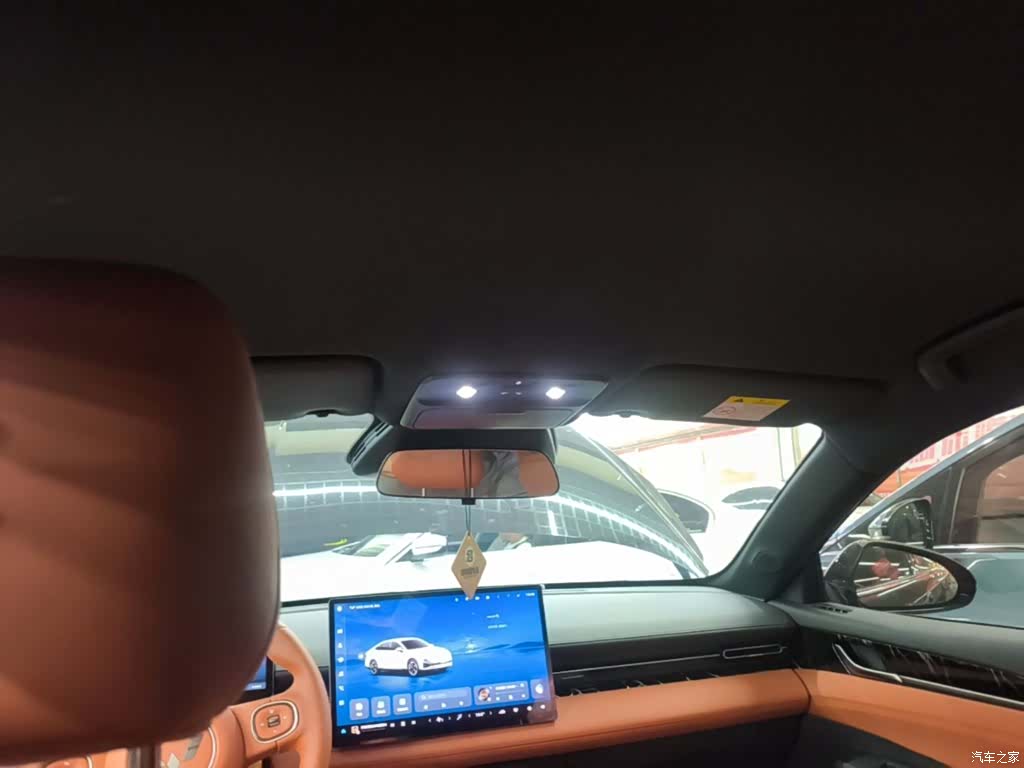 Wuling Starlight, 2025 18