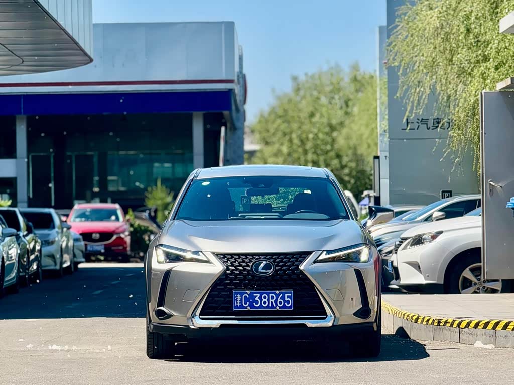 Lexus UX