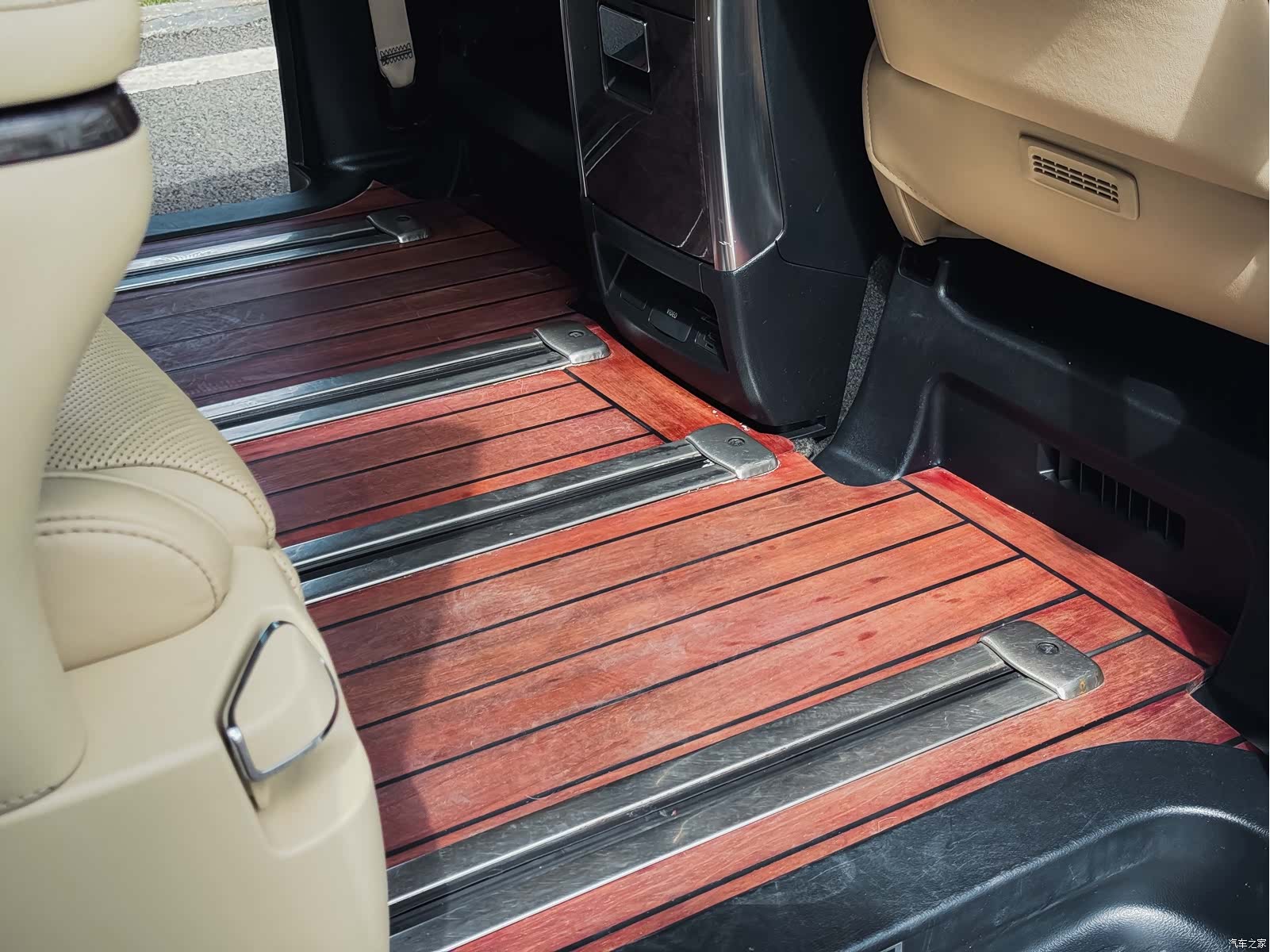 Toyota Alphard, 2019 15