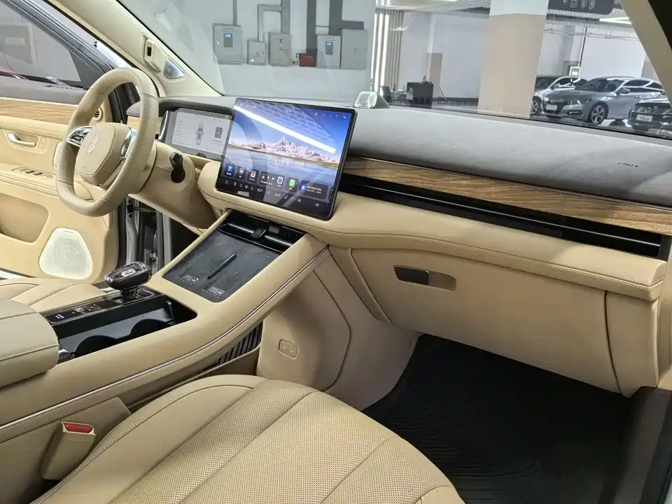 AITO Ask the world M7