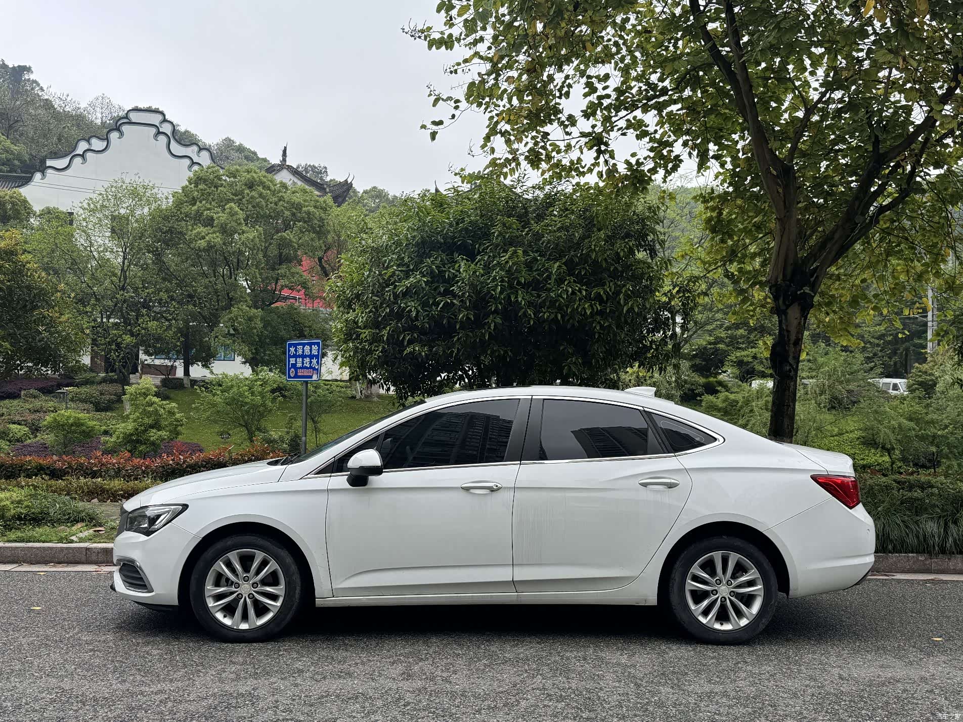 Buick Verano, 2018 3