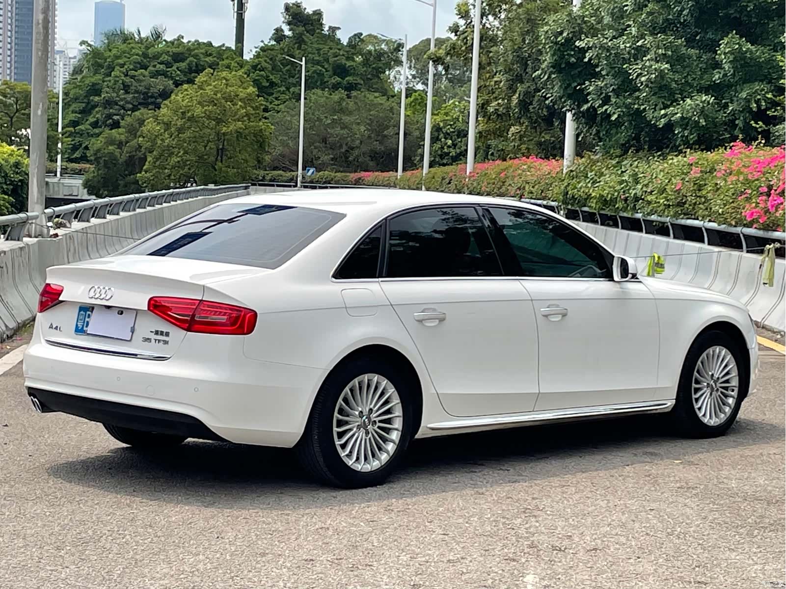 Audi A4L, 2016 3