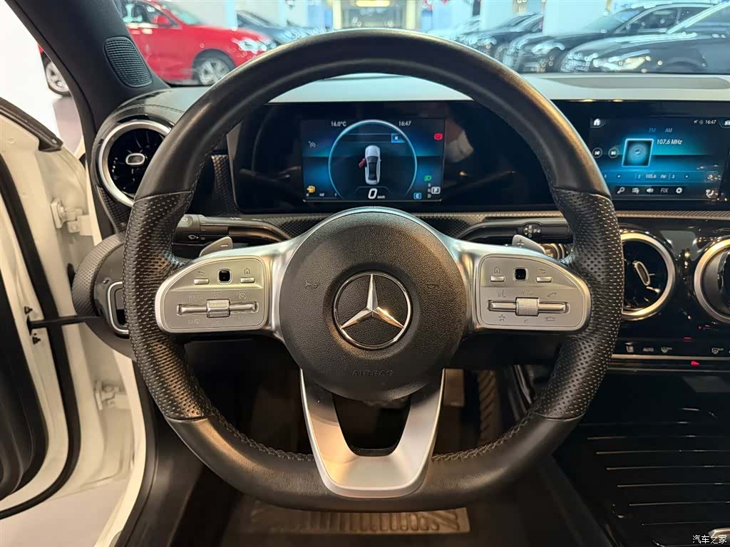 Mercedes-Benz A-Class, 2019 11