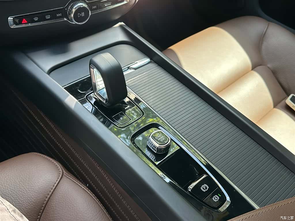 Volvo S60, 2022 10