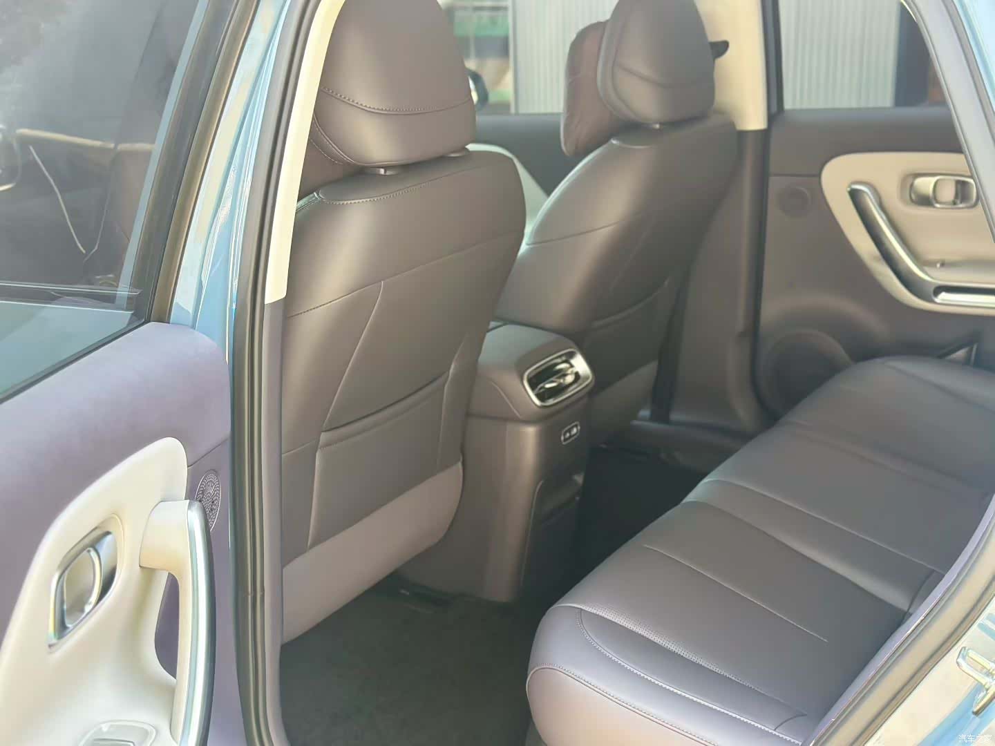 Leapmotor B01, 2025 все фото