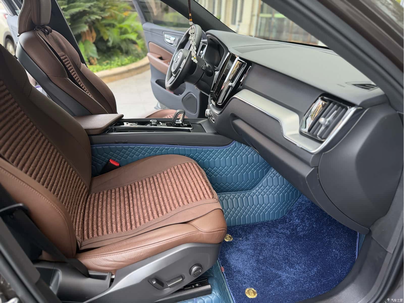 Volvo XC60, 2022 все фото