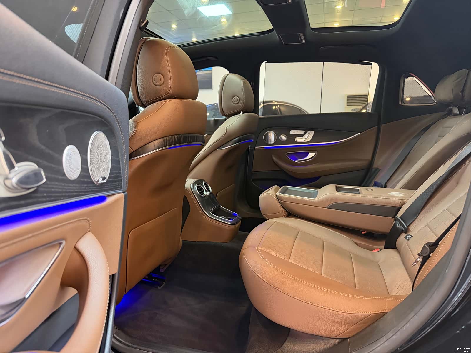 Mercedes-Benz E-Class, 2020 14