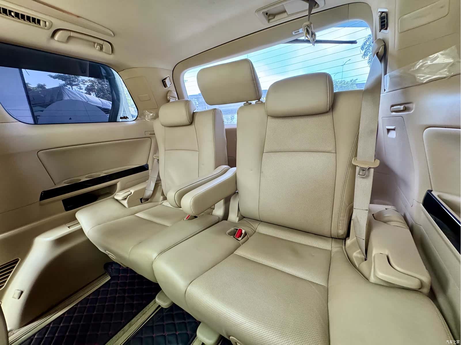 Toyota Alphard, 2016 10