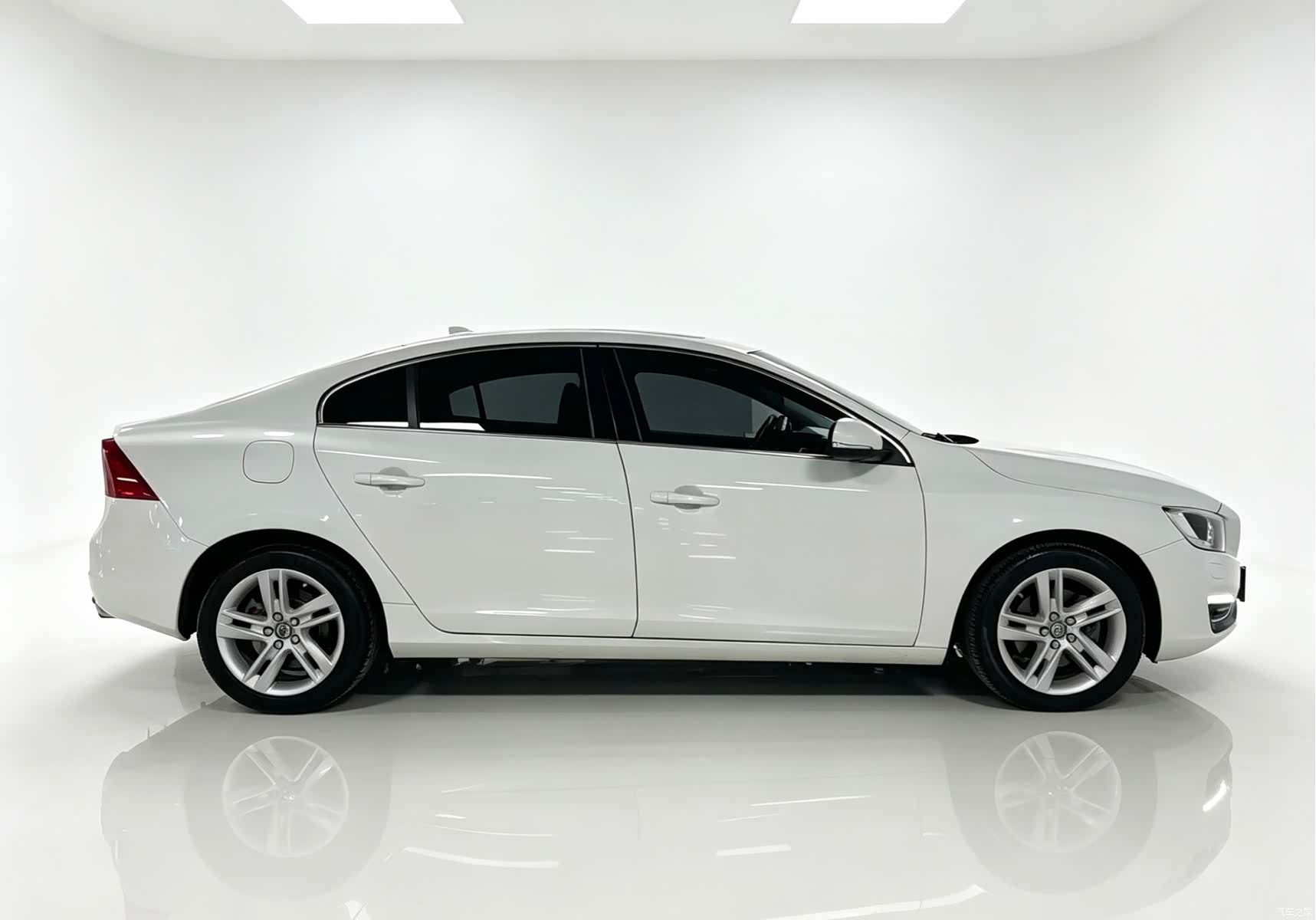 Volvo S60, 2015 все фото