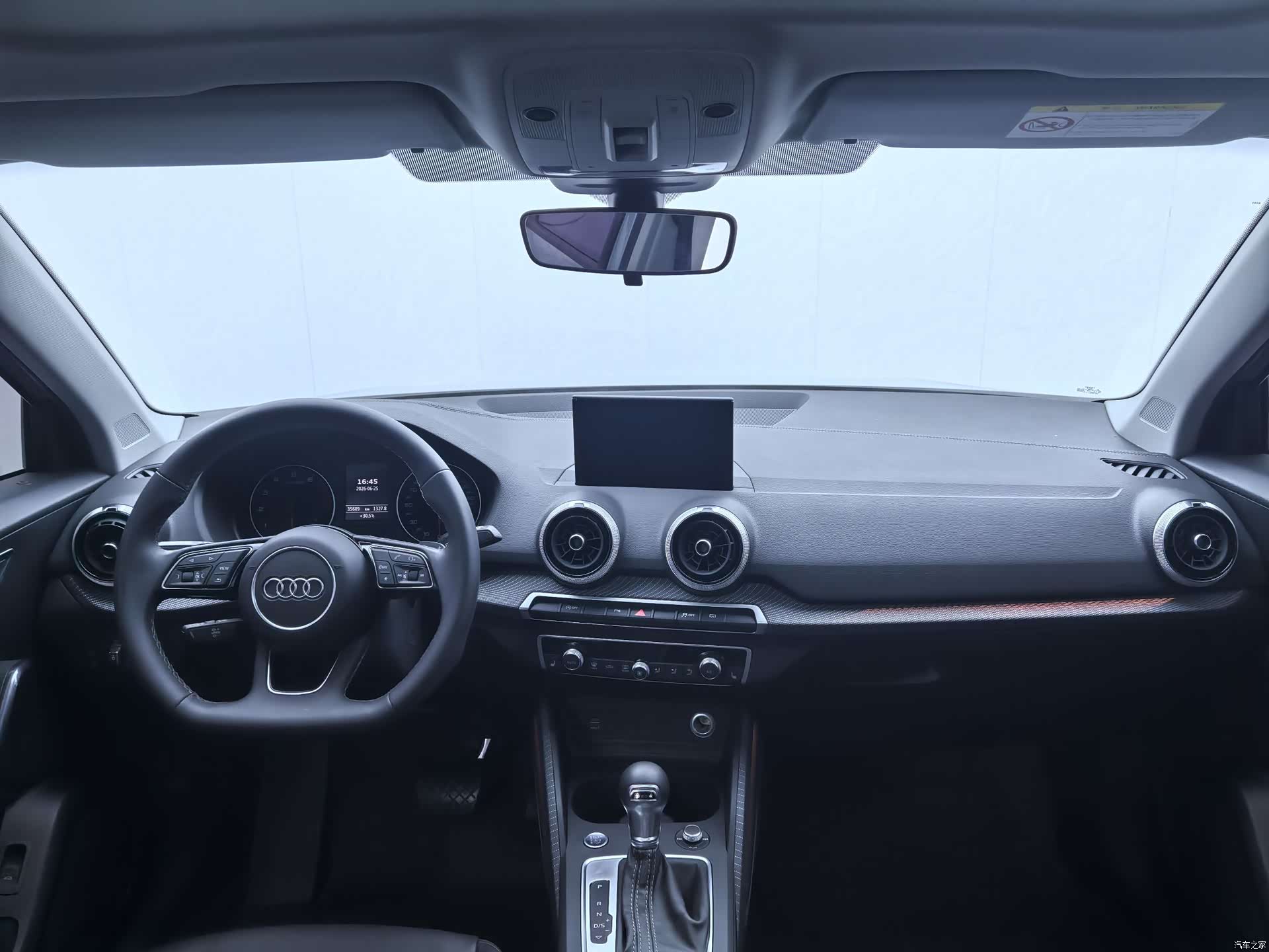 Audi Q2L, 2022 6