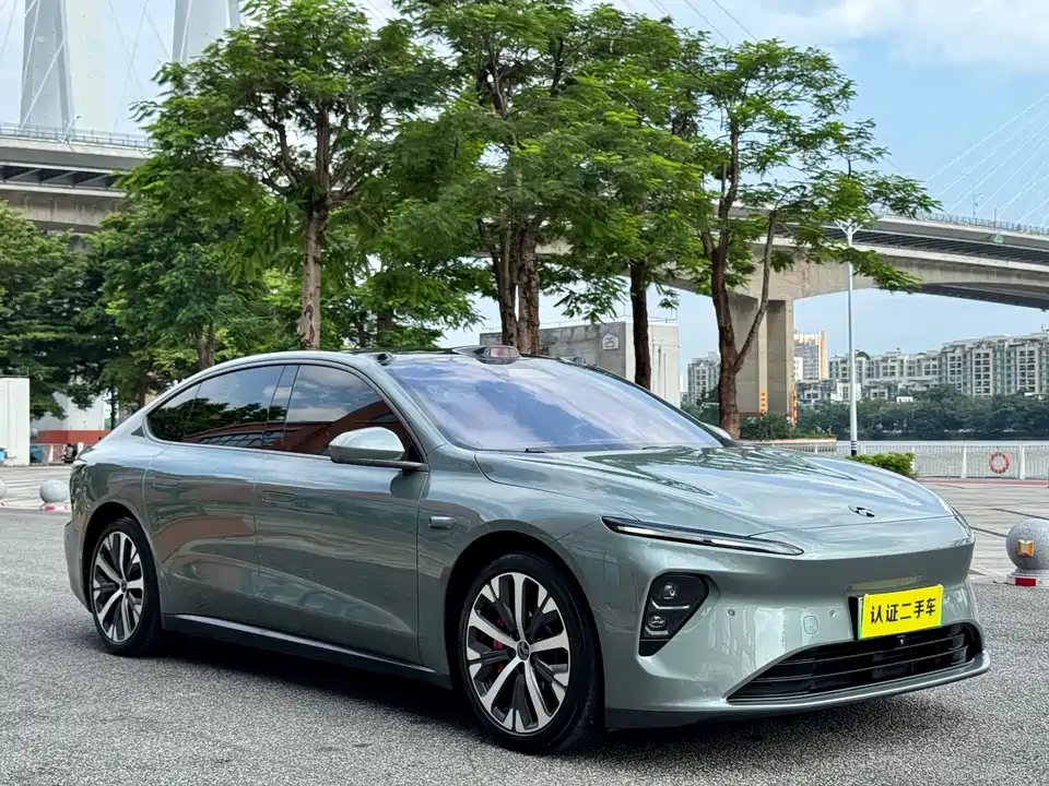 NIO ET7