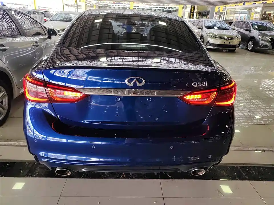 Infiniti Q50L