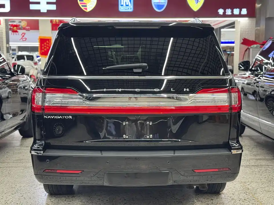 Lincoln Navigator