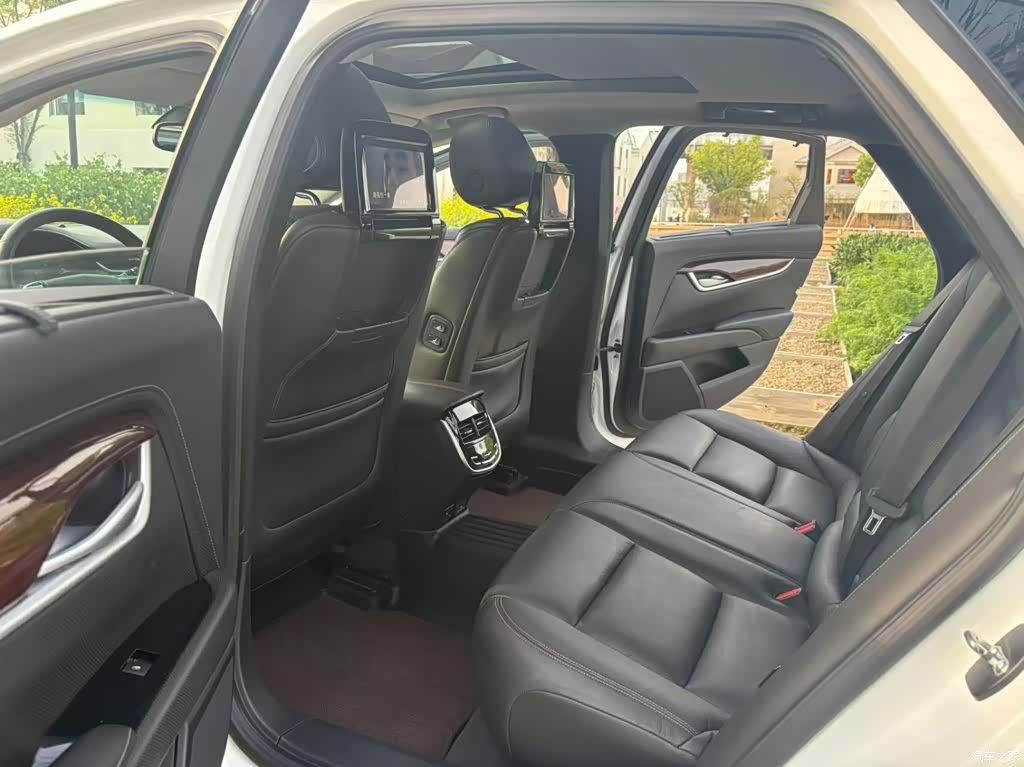 Cadillac XTS, 2016 10