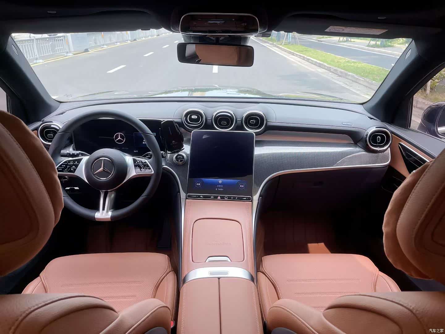 Mercedes-Benz GLC, 2024 9