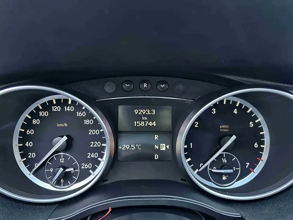 Mercedes-Benz R-class