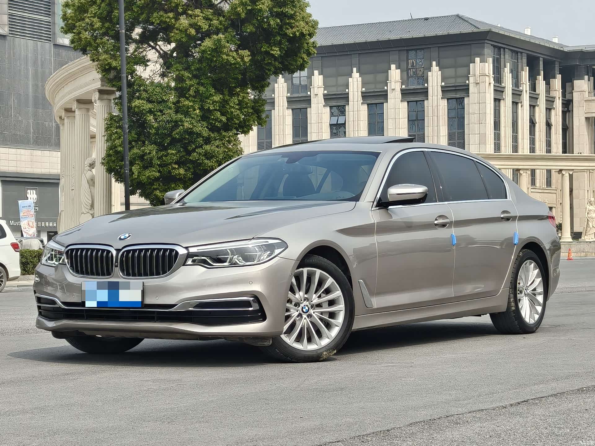 BMW 5 Series, 2019 1