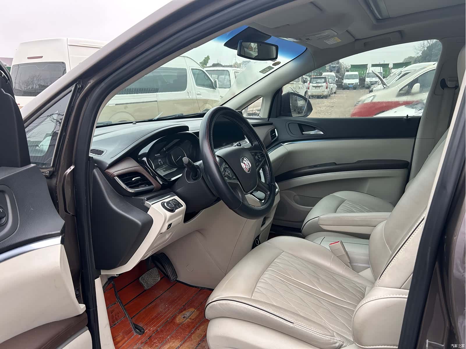 Buick GL8, 2022 4