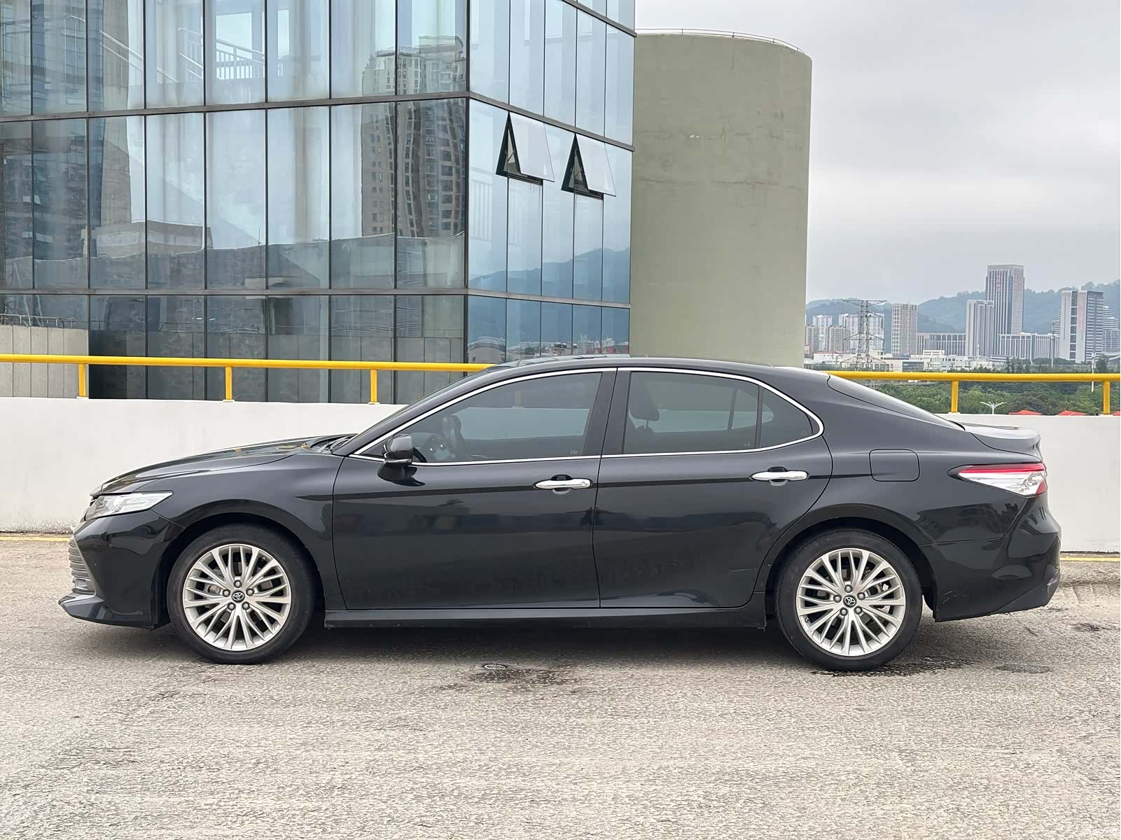 Toyota Camry, 2020 3