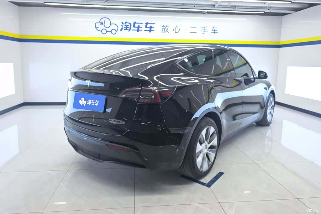 Tesla Model Y, 2022 3
