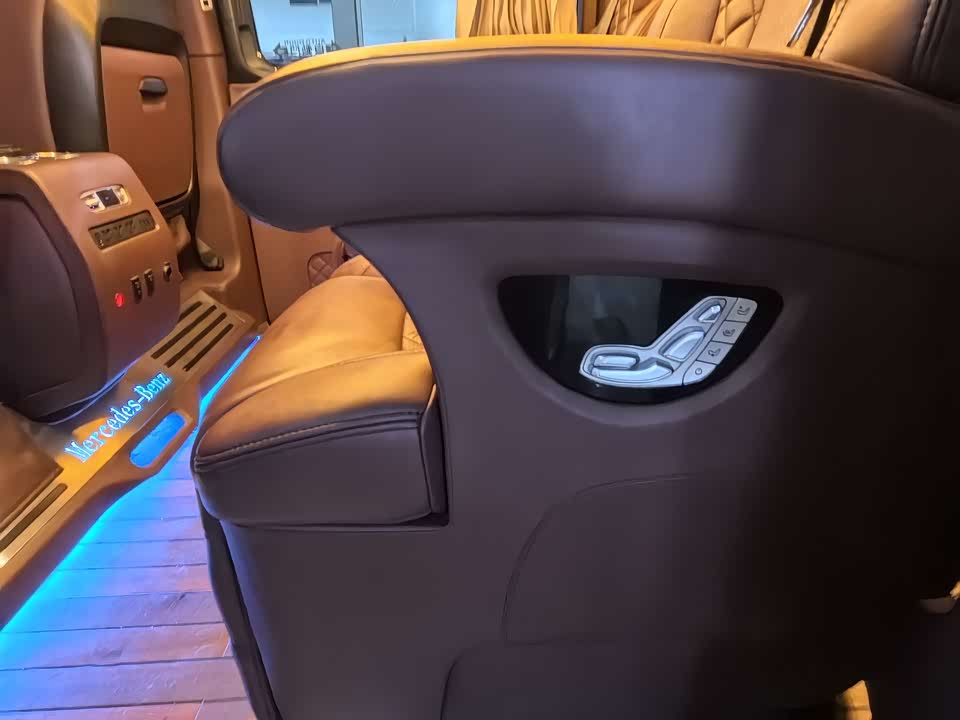 Mercedes-Benz V-class