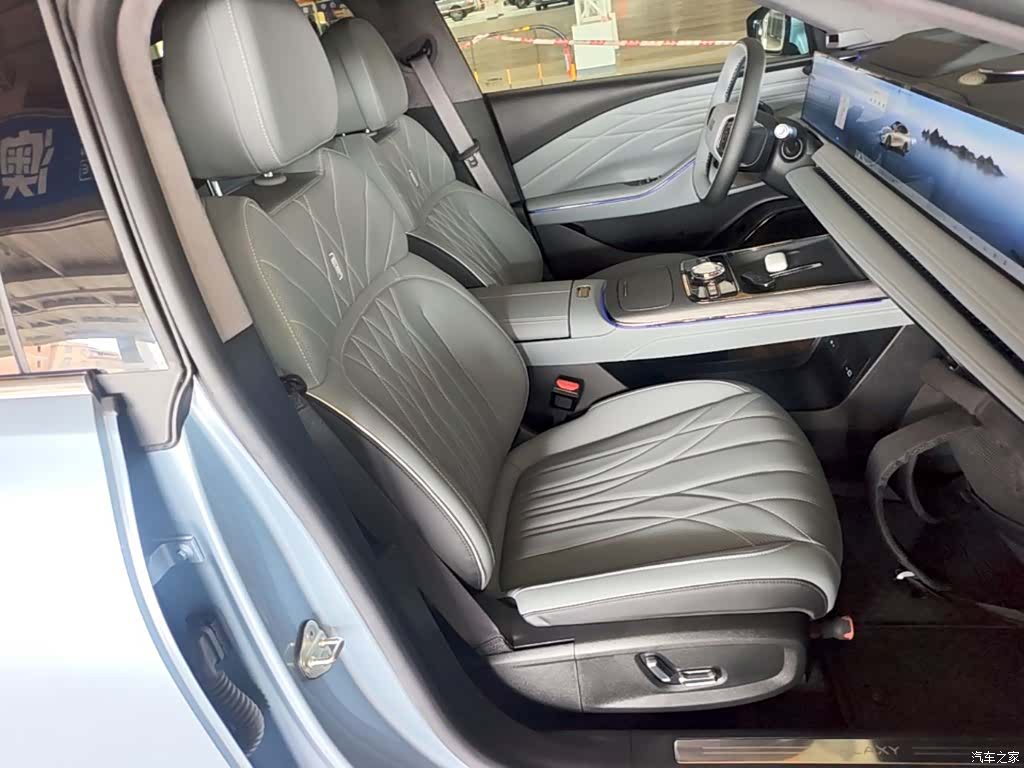 Geely E8, 2025 25