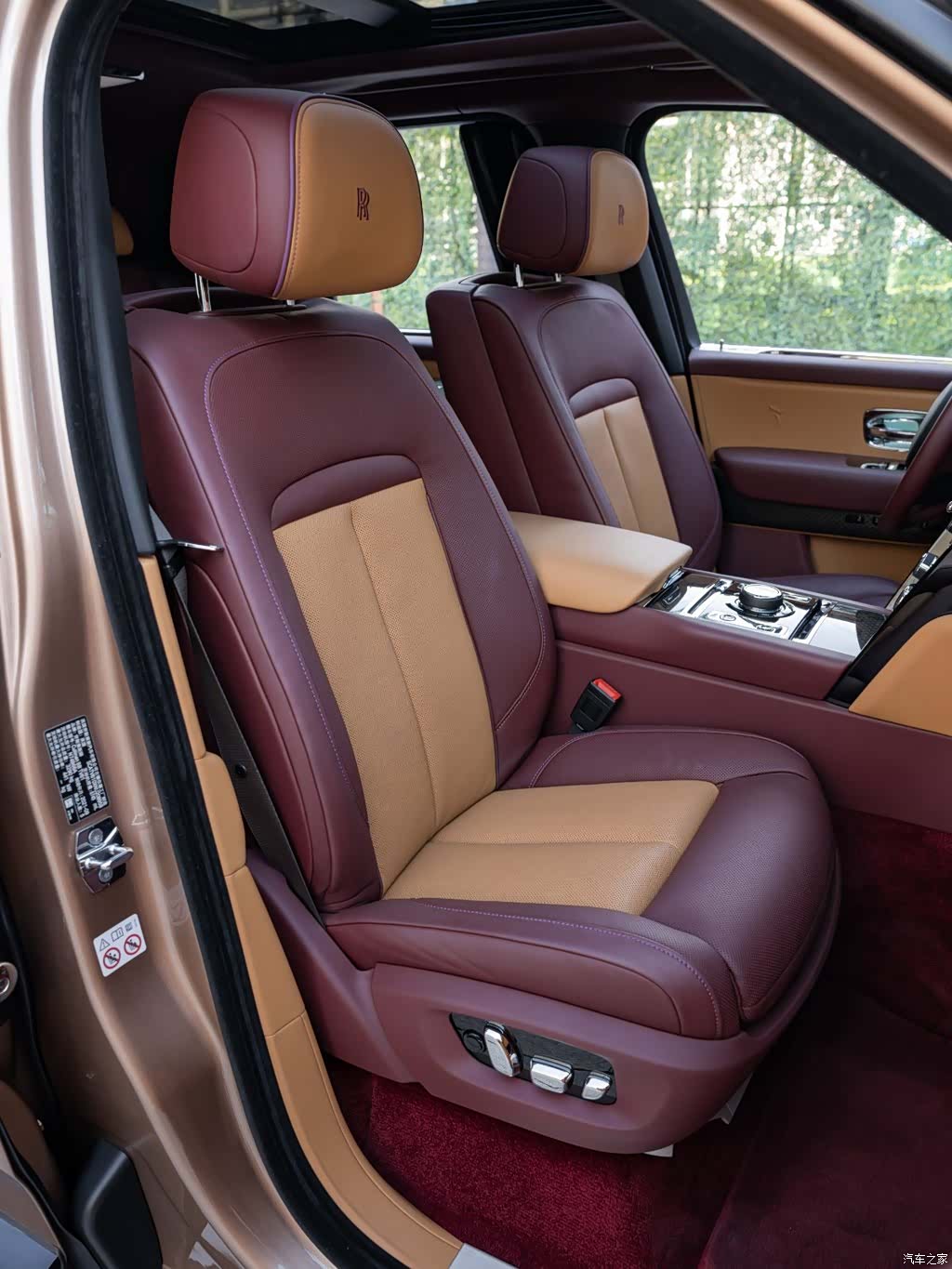 Rolls-Royce Cullinan, 2022 20