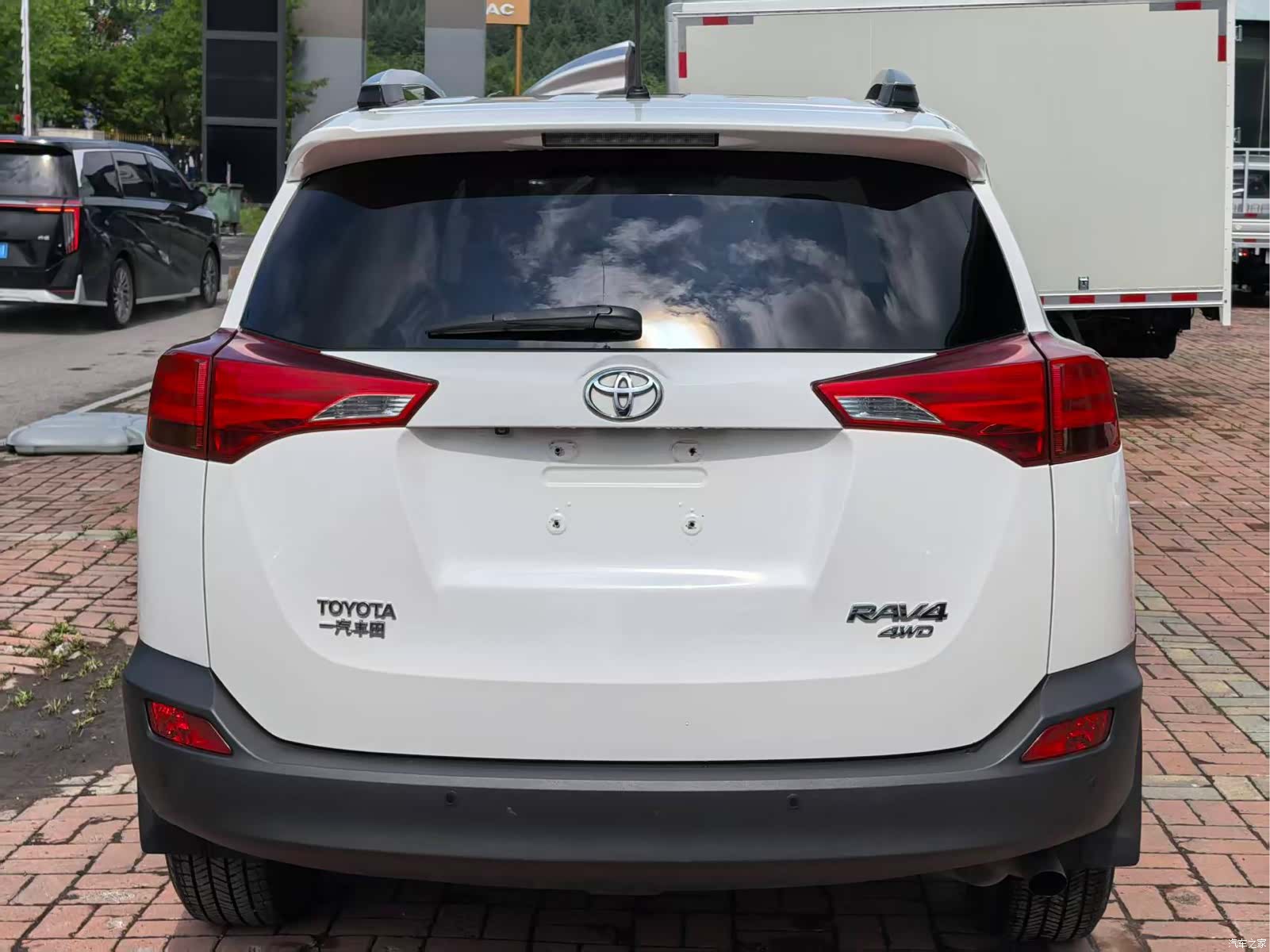 Toyota RAV4, 2014 4